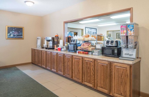 Poplar Bluff Hotel | Super 8 by Wyndham Poplar Bluff Missouri