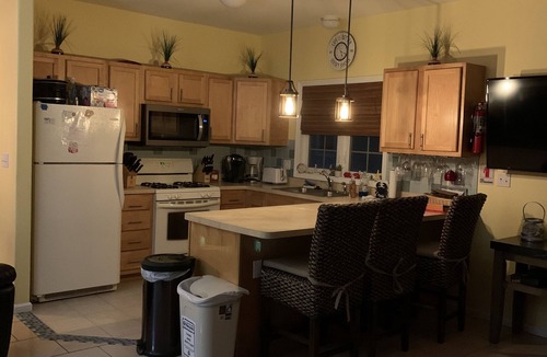 North Wildwood Condo | SUPER BEACHY CONDO - SLEEPS 9, 3 BR, 2 BA, 1 BLOCK to BEACH/BOARDWALK