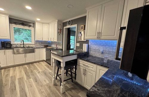 Doraville House | Super Comfy 3 Bedroom Home Sleeps 8