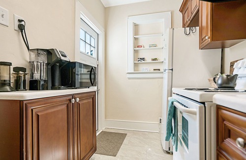 Riverside House | Super fun home with bikes on the best street in Riverside!