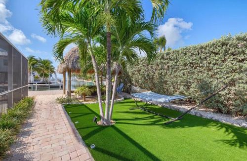 Marathon House | Super Snapper lux w/Heated Pool, Tiki, Dock, Lanai