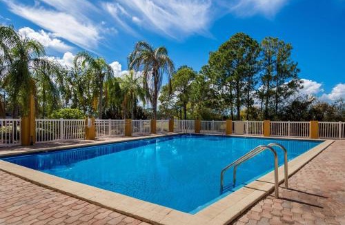Feather Sound Hotel | SureStay Hotel by Best Western St Pete Clearwater Airport
