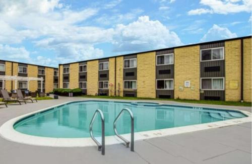 Cookstown Hotel | SureStay Plus Hotel by Best Western McGuire AFB Jackson