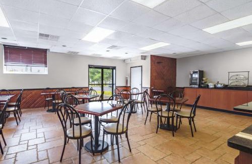 Cookstown Hotel | SureStay Plus Hotel by Best Western McGuire AFB Jackson