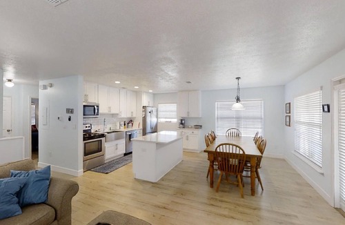 Surfcrest Village Cottage | Surf Crest 20 - 4 bedroom cottage with Ocean View from extended deck!