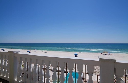 Silver Sands Beach Villa | Surf Song - Beachfront Home with SwimSpa!