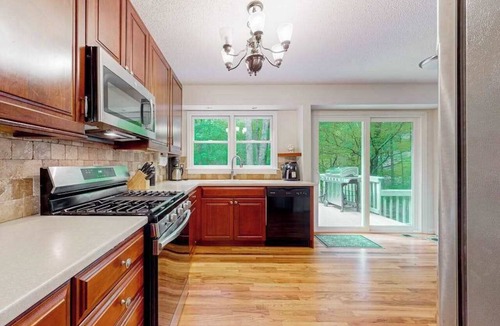 Sautee Nacoochee House | Sweet Creek at Skylake