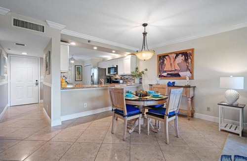 Jupiter Bay Apartment | Sweet EmOCEAN at Jupiter Bay, Walk To Beach 6 Mins