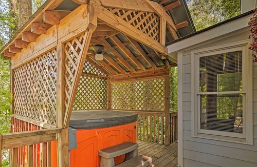 Addison Heights House | ‘Sweet Escape Guest House’ - Pet Friendly!