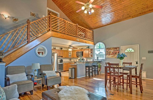 Addison Heights House | ‘Sweet Escape Guest House’ - Pet Friendly!