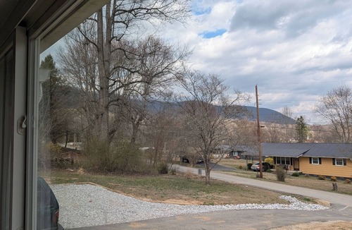 Harriman House | Sweet Home in the Countryside, just minutes from Downtown Harriman