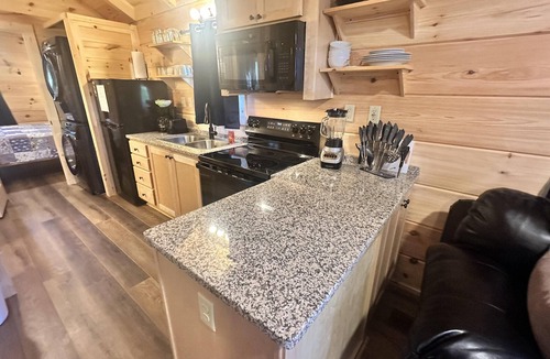 Union Mills Cabin | Sweet Thang - Hot Tub, Fireplace, Hiking, View