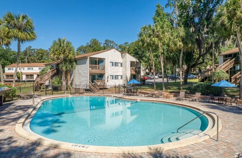 Gainesville Apartment | Sweetwater 8E I Beautiful 2Bd Apt I Free Parking