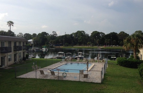 Springs at Kings Bay Condo | Swim with manatees, fish, scallops or just relax!