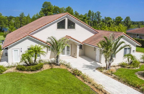 Groveland House | SWISS 105 - Lake Olsen