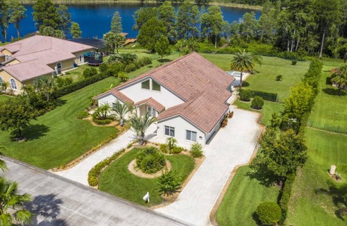 Groveland House | SWISS 105 - Lake Olsen