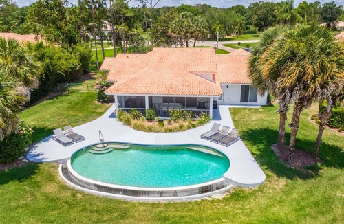 Groveland House | SWISS 57 - Lake Denise