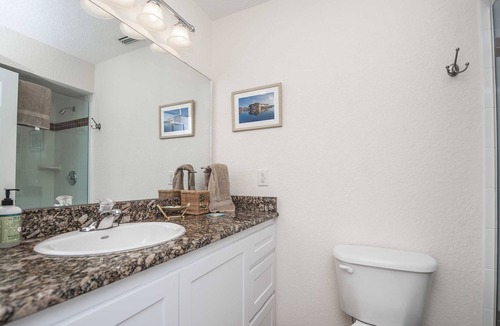 Groveland House | SWISS 67 - Lake Denise