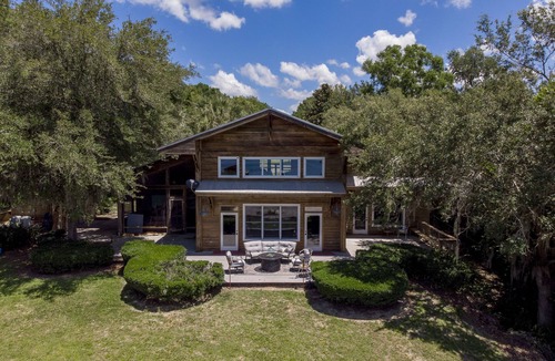 Candler House | Take a look at beautiful Cedar Lodge on Lake Weir!n