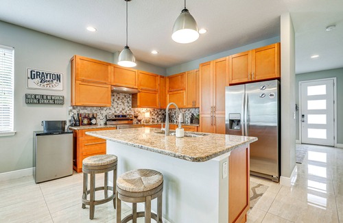 Carver City - Lincoln Gardens House | Tampa Home w/Fire Pit, Yard, Cornhole + More!