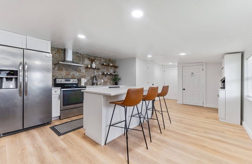 Egypt Lake-Leto Apartment | Tampa Lounge Oasis – Prime Spot Near Buccaneers Stadium,Airport & Moren