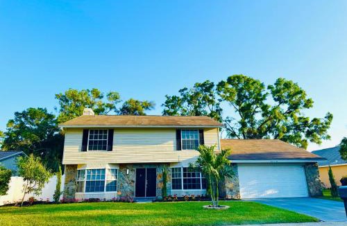 Greater Northdale House | Tampa Luxury 5BR Estate with Pool and Golf Views