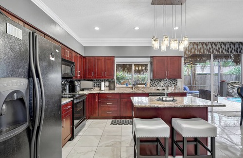 Brandon House | Tampa Luxury Estate: Pool, Theater, Fire Pit & Game Room- Sleeps 14+ in Brandon