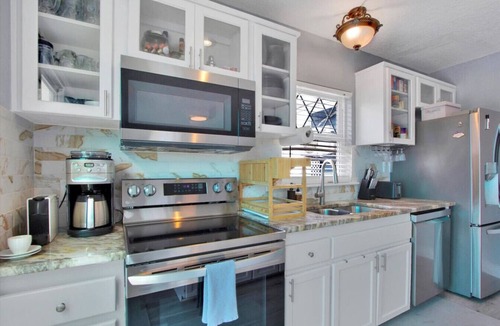 Tampa House | Tampa Oasis: Private Pool, Hot Tub, Sauna & Ponds