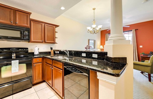 Carrollwood Condo | Tampa Resort Condo: Pool Access & Central A/C!
