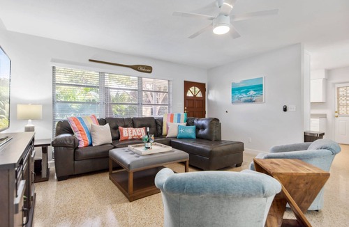 South Gate Ridge House | Tana's Siesta Escape - Large Heated Saltwater Pool