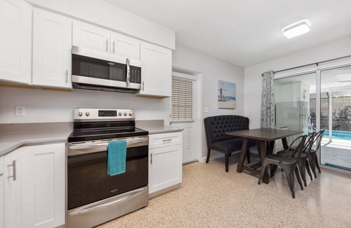 South Gate Ridge House | Tana's Siesta Escape - Large Heated Saltwater Pool