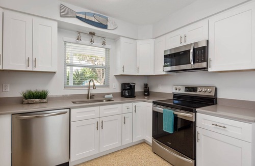 South Gate Ridge House | Tana's Siesta Escape - Large Heated Saltwater Pool