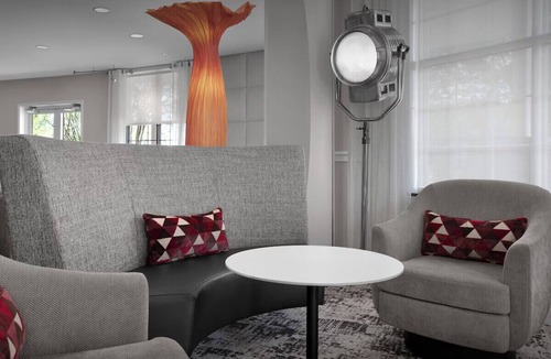 Southside Hotel | Tapestry Park King Suite w/Resort Pool & Gym