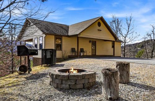 Wears Valley House | Teaberry Lodge by American Patriot Getaways