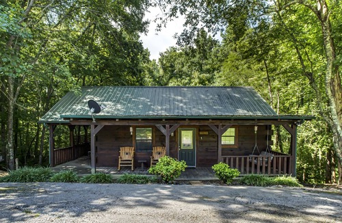 Tellico Plains Cabin | Tellico cabins, Deer Cabin With Hot Tub
