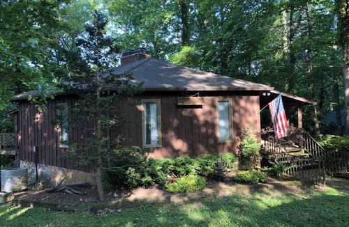 Estill Springs House | 'Tennessee Tahoe': Tims Ford Lake - Cozy Cabin with Two Level Dock