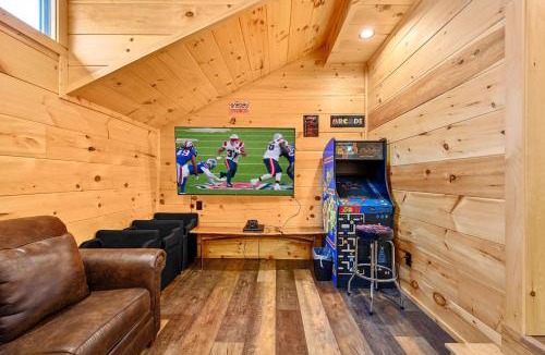 Sevierville House | Tennessee Whiskey, Indoor Pool, Amazing Views, Theater Room, Hot Tub, 5 Star Luxury!