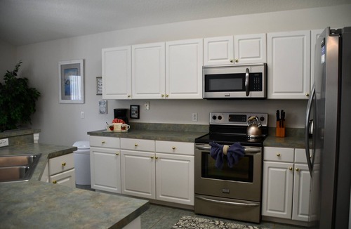West Haven House | Terrific Holiday Villa with private pool, games room amd close to shops and restaurants