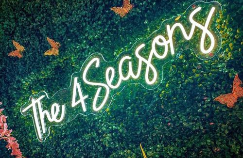 Decatur House | *The 4Seasons:Themed Retreat w/Hot Tub-Pool Table*