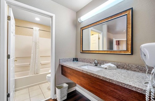 Garden Hills Condo | The 505 Collection