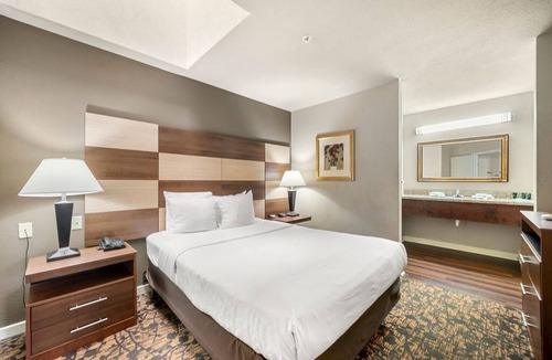Garden Hills Condo | The 505 Collection