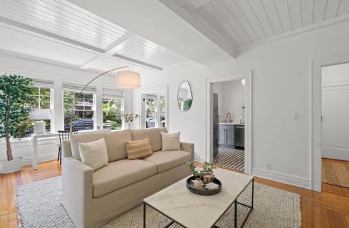 Hyde Park Apartment | The Adaline - Entire Complex In Hyde Park