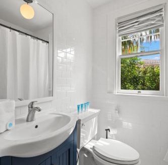 Hyde Park Apartment | The Adaline - Entire Complex In Hyde Park