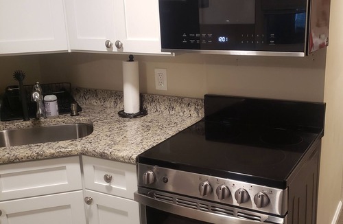 Collingdale Apartment | The Airport Lodge - 10 mins from Airport