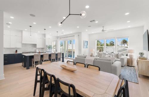 Clearwater Beach House | The Akoya & Pearl Houses at the Gemma - 2 Homes with Private Pools Just Steps to Clearwater Beach