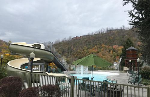Gatlinburg Hotel | The Appy Lodge