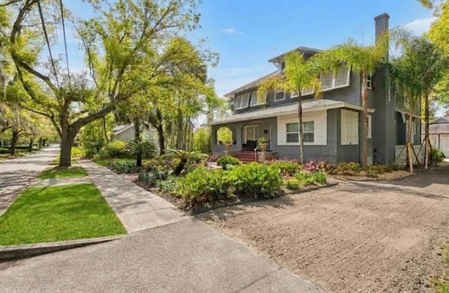 Rogers Deland House | The Arbor | Beautifully Restored 2BR Flat, Treetop Views, Stetson & Downtown