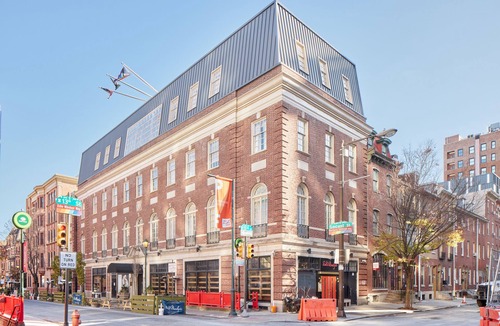 Gayborhood Apartment | The Arco powered by Sonder | King Room
