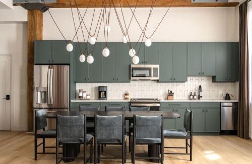 Northern Liberties House | The Artisan's Duplex - 8Bed -5Bath with 2 Car Parking