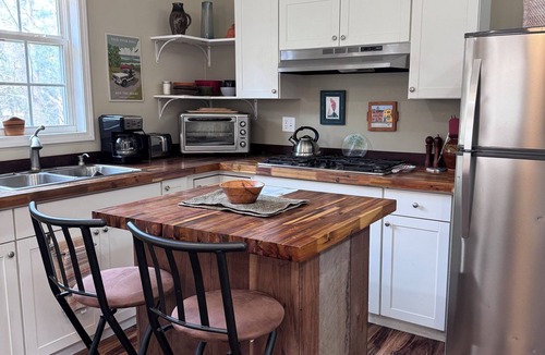 Baxter Cottage | The Askin Anchor at Center Hill Lake -B-